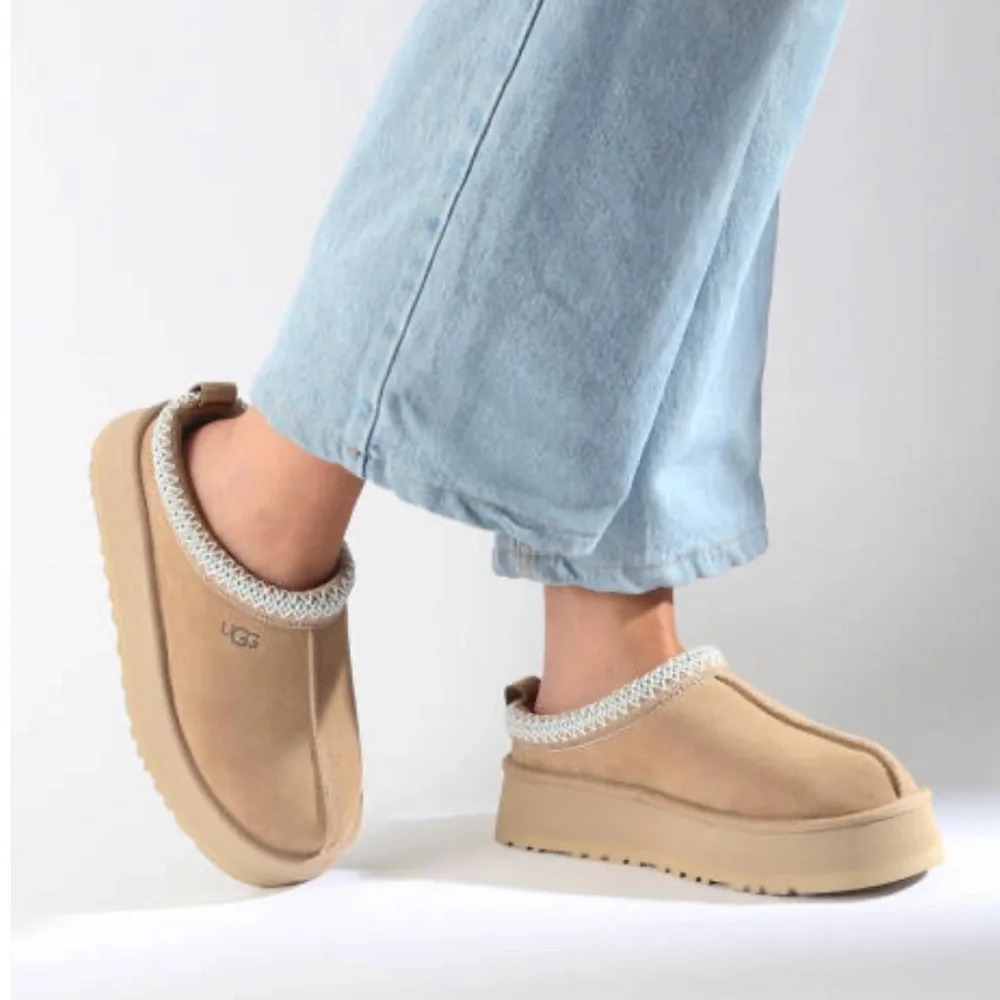 UGG Tazz women size 10
BestSeller/ gently used
Color :Sand - Picture 1 of 16